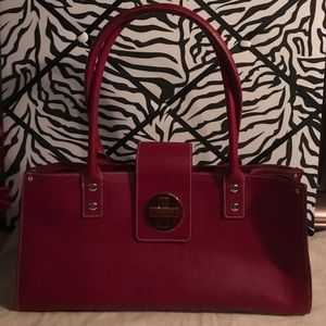 FLASH SALE - Beautiful classic Kate spade ♠️ purse